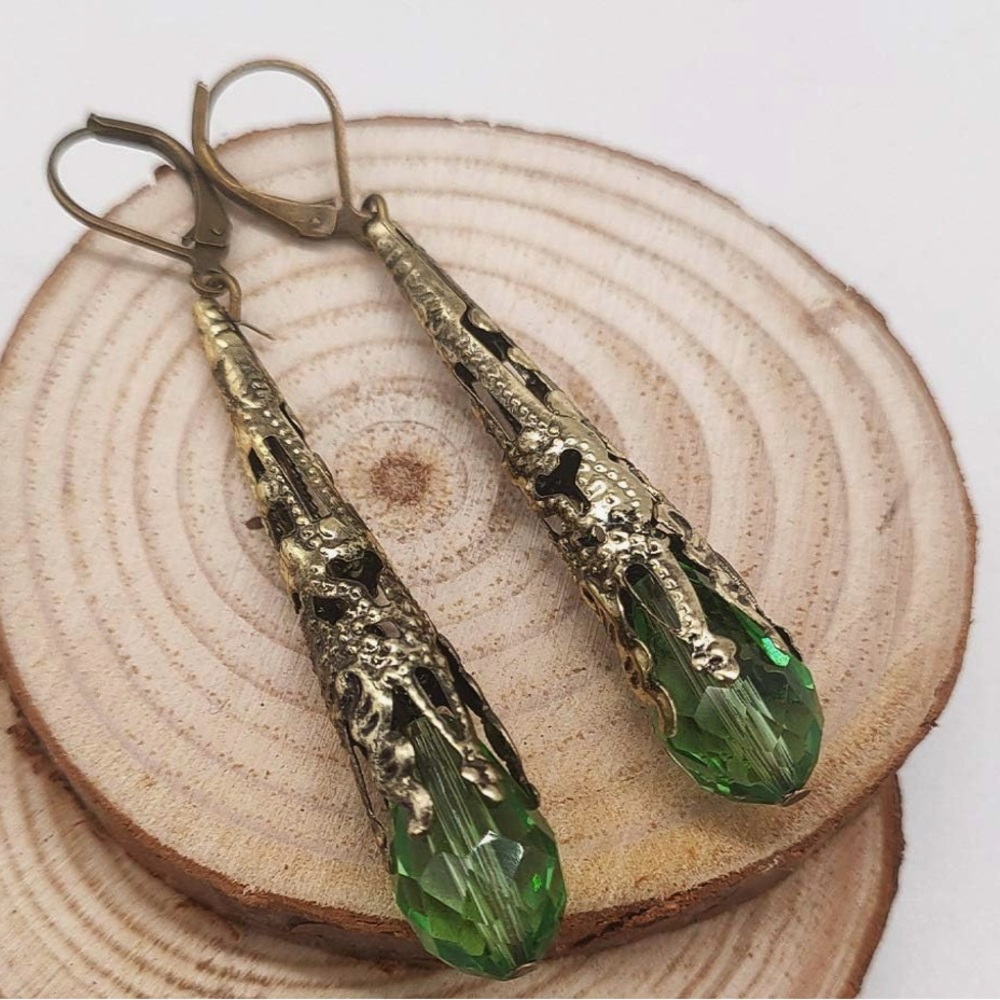 NEW Elegant Green Drop Earrings